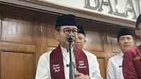 Gubernur DKI Jakarta Pramono Anung bicara soal rencana revitalisasi Pasar Taman Puring, Jakarta Selatan (Jaksel) usai kejadian kebakaran beberapa waktu lalu. (Liputan6.com/Winda Nelfira)