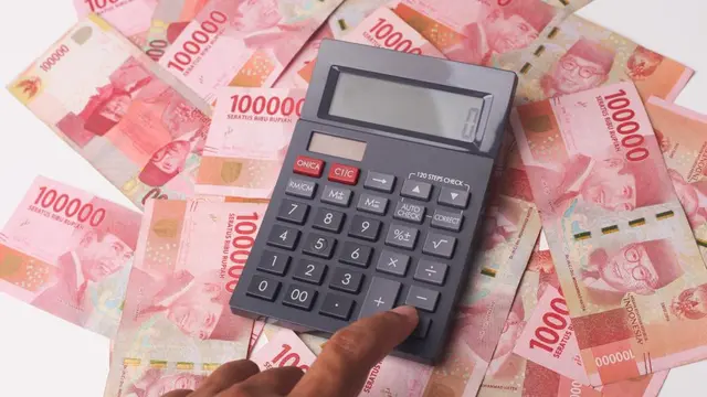 Ilustrasi mengatur keuangan untuk modal nikah