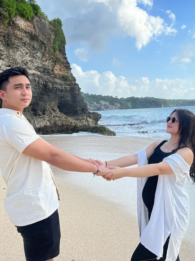 Istri Lutfi Agizal Melahirkan
