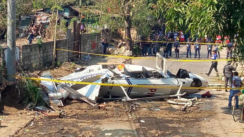 Helikopter Angkut Kepala Polisi Filipina Jatuh