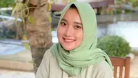 Bagi pecinta musik dangdut, mungkin sudah tidak asing dengan nama Yeni Inka. Tidak hanya berparas cantik, tapi juga memiliki suara merdu. Penyanyi asal Blora itu juga menorehkan banyak prestasi. Inka menduduki peringkat teratas di dalam daftar Most Streamed Artists di YouTube Indonesia dengan total lebih dari 1 miliar views. [Instagram/yeniinka]