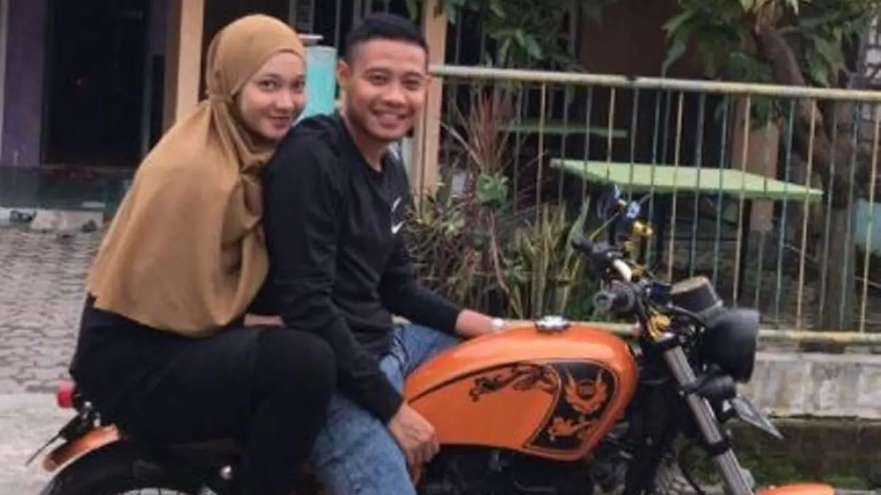 Kapten Indonesia di Piala AFF 2020 Evan Dimas Suka Unggah Puisi dan Foto Bareng Istri