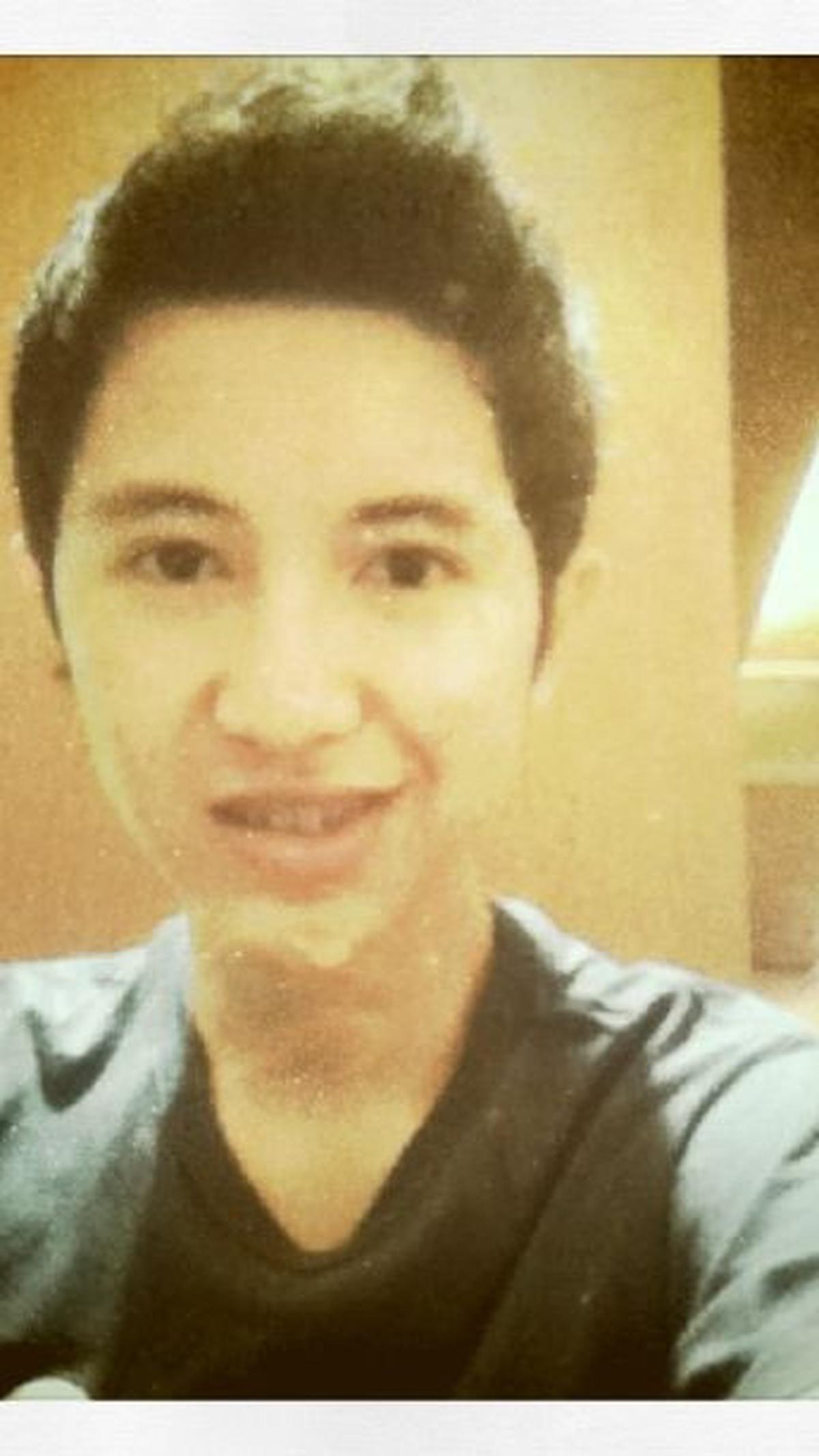 Ini potret Muhammad Fardhana semasa SMA. Ia tampil dengan gaya rambut cepak.