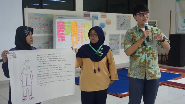 Edo melakukan presentasi dalam Pelatihan Pencerah Nusantara 6