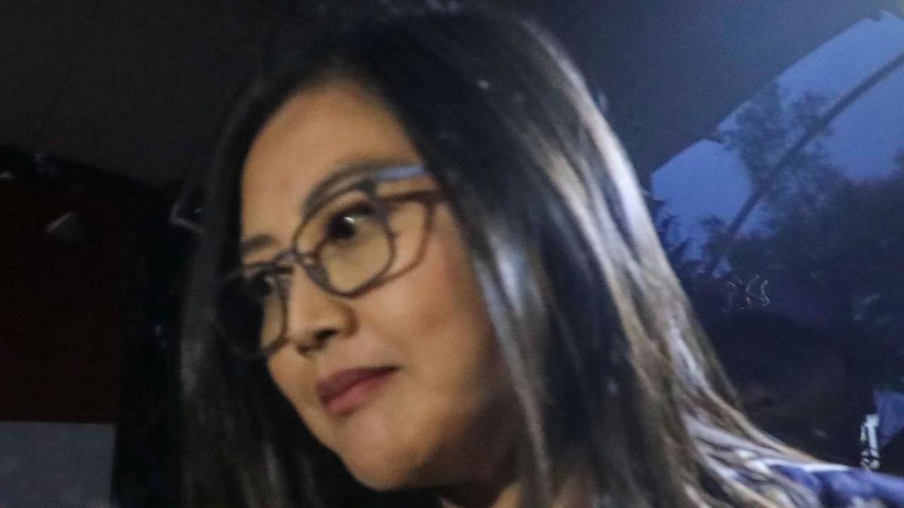 “Dari penggeledahan diperoleh catatan dokumen dan juga bukti elektronik,” tambah Ali.<br>