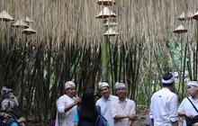 FOTO: Pasar Pelipur Lara Hutan Bambu Jadi Destinasi Baru Wisatawan di Desa Penglipuran Bali