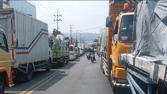 Macet Pelabuhan Ketapang, Antrean Kendaraan Capai 8,5 Km