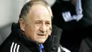 Chelsea's Brazilian manager Luiz Felipe Scolari is pictured before a Premier League match against Fulham at Craven Cottage in London, on December 28, 2008. AFP PHOTO / Glyn Kirk