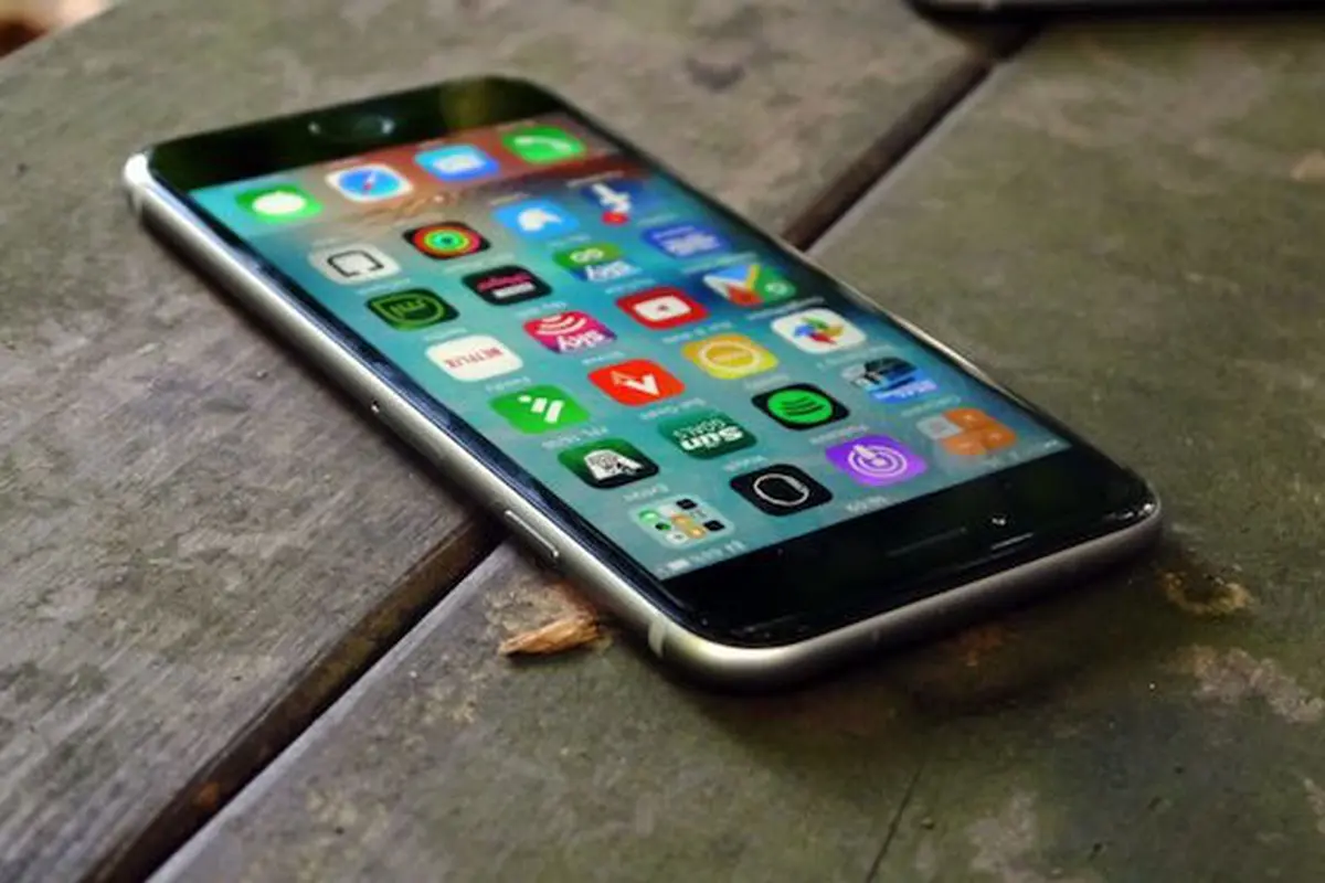 Samsung Siapkan 100 Juta Unit Layar OLED untuk iPhone Mulai 2017