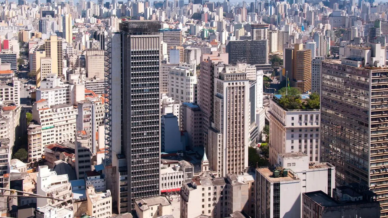 Lanskap kota Sao Paulo dari udara - AP