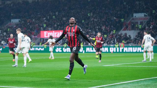 Foto: Kartu Merah Allegri Coreng Kemenangan AC Milan Atas Lazio, Rossoneri Puncaki Klasemen Liga Italia