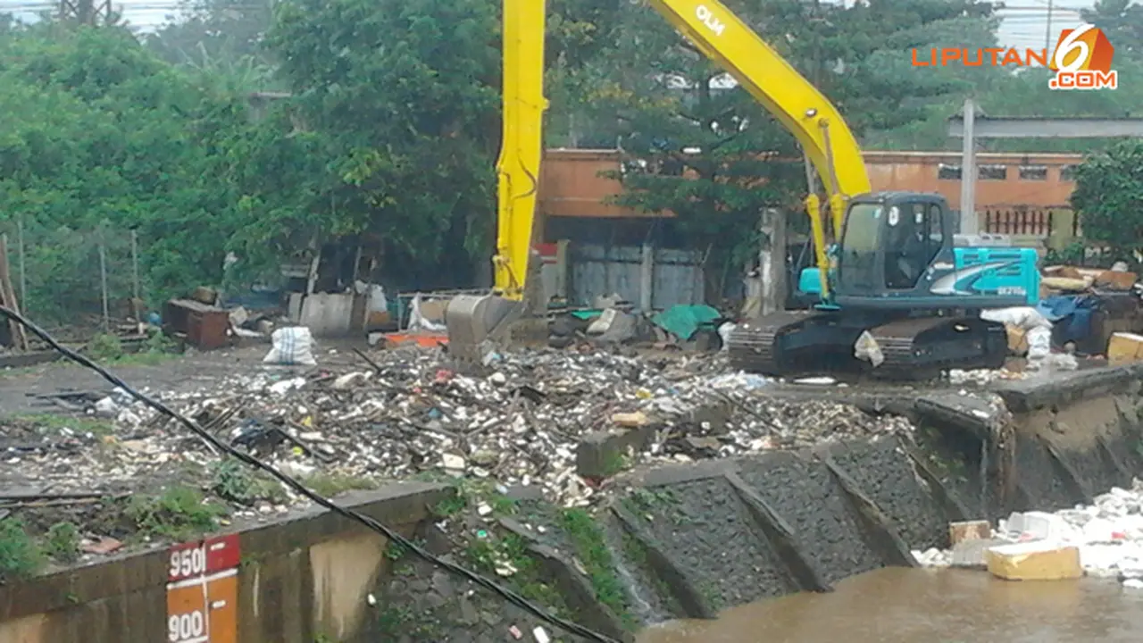 keruk-kali-131016b.jpg