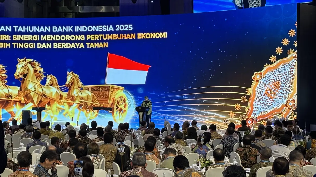 Menko Bidang Perekonomian Airlangga Hartarto dalam Pertemuan Tahunan Bank Indonesia, di Jakarta, Jumat (28/11/2025). (Foto: Liputan6.com/Tira Santia)