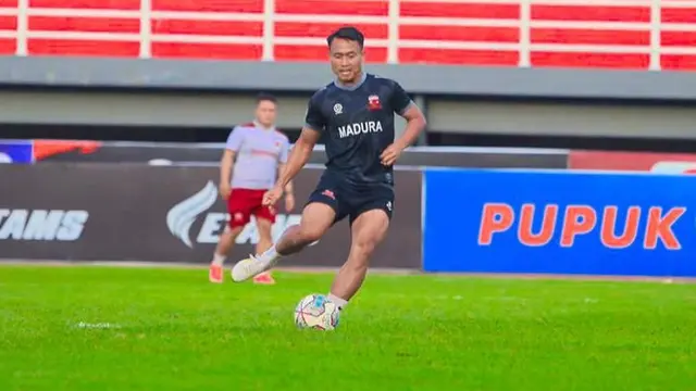 Gelandang Madura United, Ricki Ariansyah.