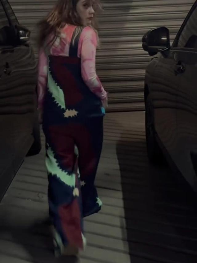 Rambut Putri Anne Terlihat Berantakan