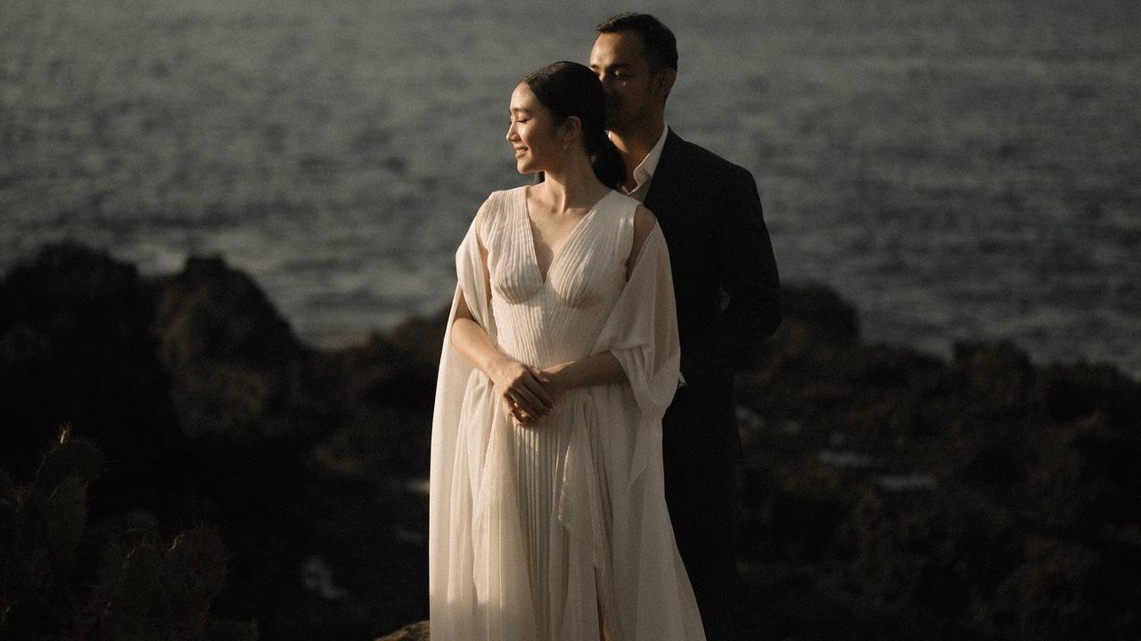 Akhirnya Rilis, 7 Gaya Febby Rastanty Tampil Memukau di Foto Prewed - Auranya Mahal Banget