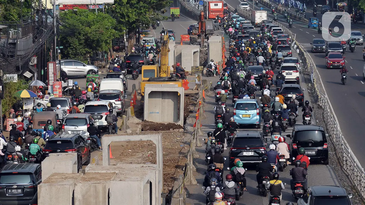 Pembangunan Drainase di Jalan KH Abdullah Syafei