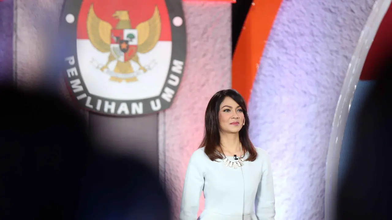 Ira Koesno kembali menjadi moderator dalam Pilkada DKI 2017. (Nurwahyunan/Bintang.com)