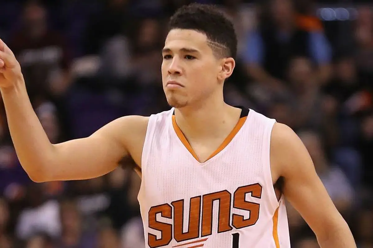 NBA: Devin Booker Lewati Pencapaian Kobe Bryant