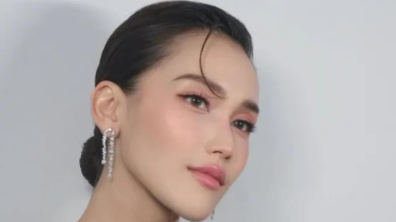 9 Model Anting ala Ayu Ting Ting yang Bikin Penampilan Spektakuler