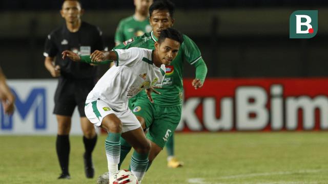 FOTO: PS Sleman Imbangi Persebaya Surabaya Tanpa Gol di Babak Pertama - Marselino Ferdinan; Wahyu Sukarta