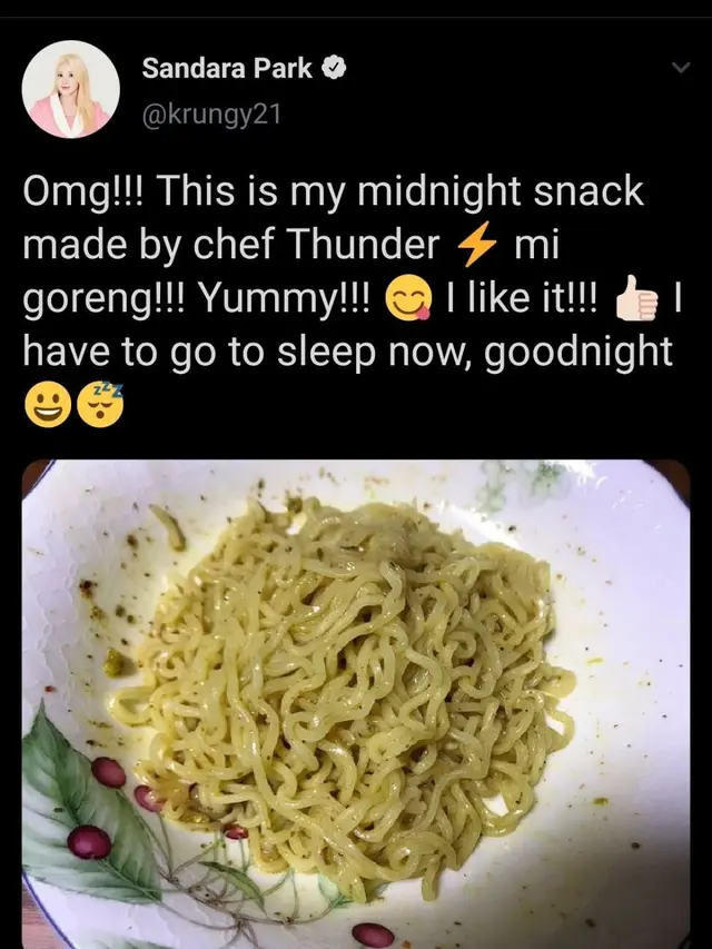 6 Potret Artis Dunia yang Suka Mie Instan Indonesia, Terbaru Kylie Jenner