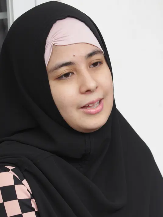 "Kalau ditanya kebenaran pisah rumah, iya, kami pisah sekitar sebulan," ungkap Risty kepada wartawan di Bintaro, Jakarta Selatan, Jumat (14/8/2015). (Galih W. Satria/Bintang.com)