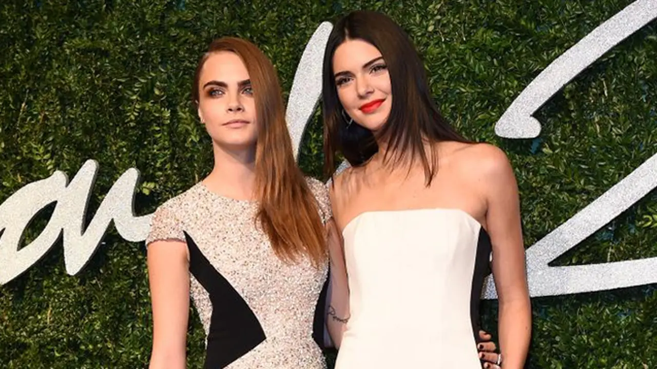 Kendall Jenner dan Cara Delevingne