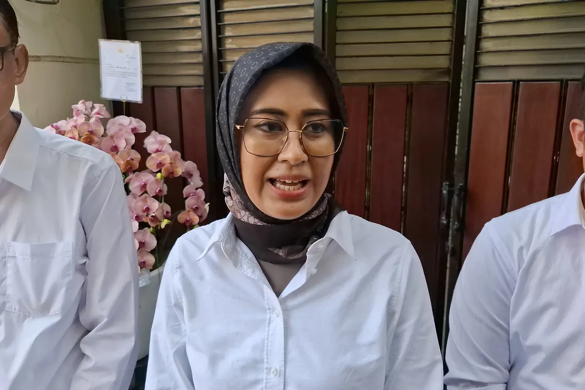 Ketua Sekolah Partai PSI Astrid Widayani temui Jokowi