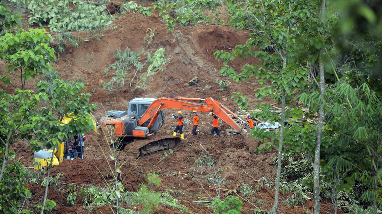 FOTO: Penampakan Kerusakan Akibat Longsor Nganjuk