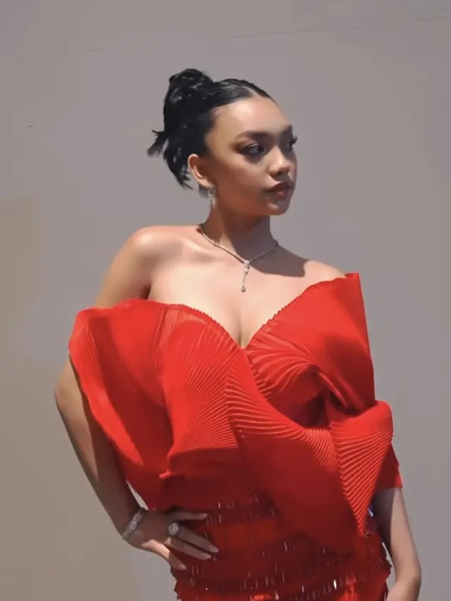 Naura Ayu  saat Catwalk. [@syhset]