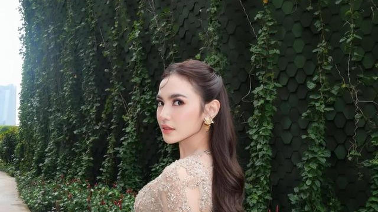 5 Model Kebaya Mahalini di Pernikahan Ranggaz Laksmana, Warna Champagne yang Elegan