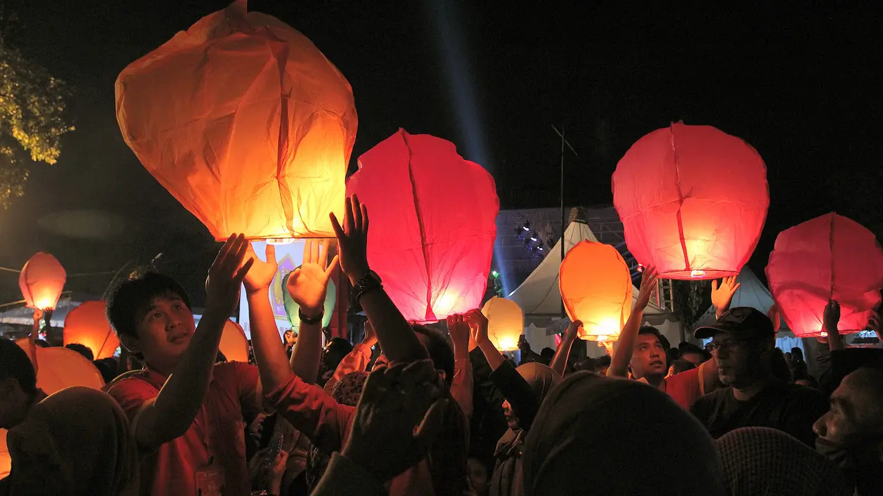 Pelepasan Lampion