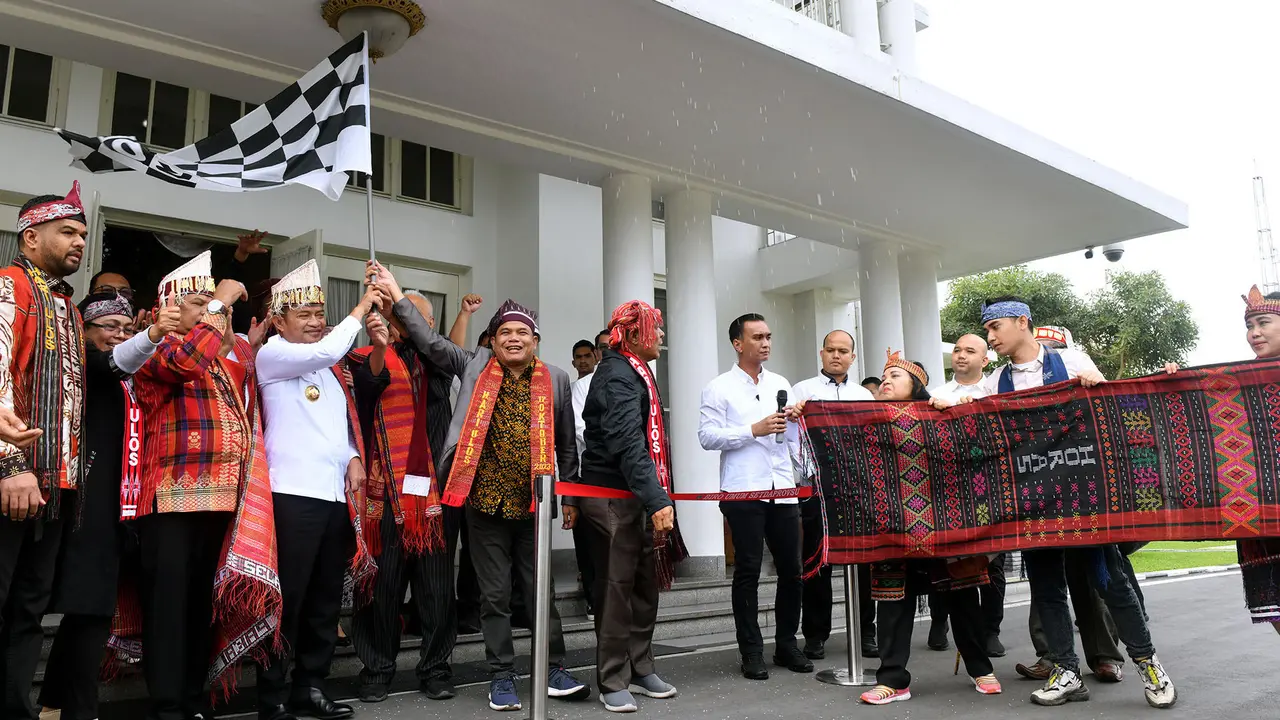 Ulos Sepanjang 1.000 Meter