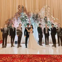 Hadirkan 'BTS' di acara resepsi, Furry Citra manjakan para tamu undangan.