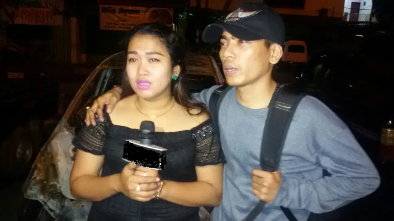 [Bintang] Aris Idol alias Januarisman bersama sang istri