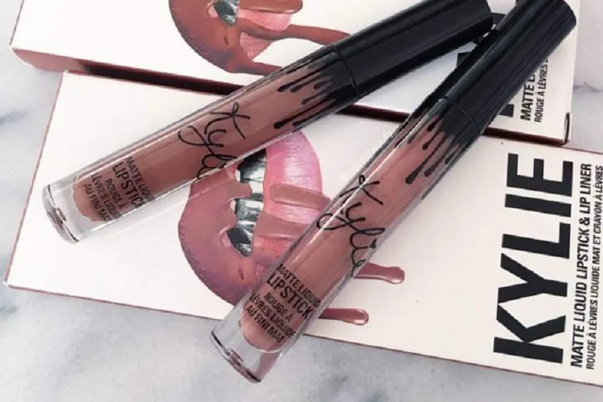 [Bintang] Pakai Lipstik Kylie Jenner Palsu, Kisah Mengenaskan Cewek Ini Bikin Kamu Lebih Hati-hati!