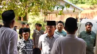 Bakal calon gubernur Sulawesi Tenggara, Andi Sumangerukka memperingati Maulid Nabi Muhammad SAW dengan bersilahturahmi ke dua panti asuhan di Kabupaten Kolaka. (Foto: Istimewa).