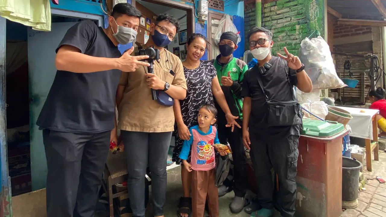 Kisah Driver Ojek Online di Bandung, Berjuang Kumpulkan Uang agar Putranya Bisa Kembali Mendengar