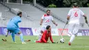 Pemain Timnas Amputasi Indonesia, Agung Rizki Satria tejatuh saat mengejar bola dalam laga Grup A Kualifikasi Piala Dunia Amputasi 2026 melawan Iran di Stadion Madya, Senayan, Jakarta, Kamis (13/11/2025). (Bola.com/Bagaskara Lazuardi)