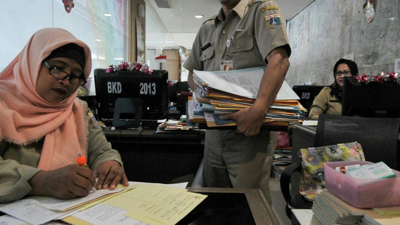 "Kami menghimbau kepada seluruh ASN mempertimbangkan untuk tidak memperpanjang libur Lebarannya," kata Anas dalam keterangannya, Kamis (11/4).