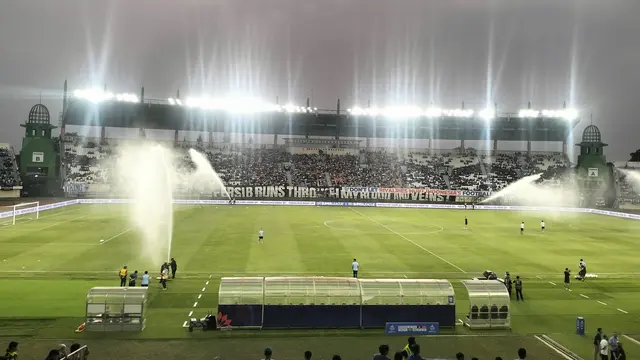 GBLA Belum Rampung, Persib Kembali Gunakan Stadion Si Jalak Harupat untuk Dua Laga Kandang ke Depan