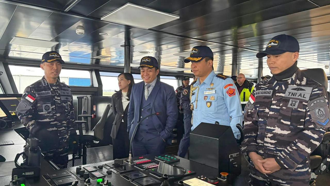 FOTO: KRI Canopus 936 Mulai Pelayaran Perdana Menuju Indonesia