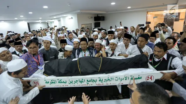 Usai Dimandikan, Jenazah Mbah Moen Disemayamkan di Daker Makkah