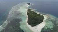 Pulau Malamber, salah satu pulau yang berada di gugusan Kepulauan Balabalakang, Mamuju (Liputan6.com/Abdul Rajab Umar)