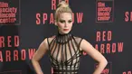 Jennifer Lawrence berpose saat menghadiri "The Red Sparrow" New York Premiere di Alice Tully Hall di Lincoln Center di New York City (26/2). Aktris 27 tahun ini tampil menggoda dengan gaun hitam jaring-jaring. (AFP Photo/Getty Images/Dimitrios Kambouris)