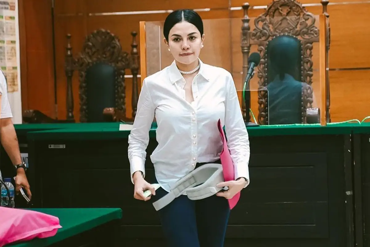 Momen Detik-Detik Nikita Mirzani Divonis Bebas, Diiringi Tangis Haru