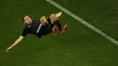 8. Miroslav Klose (Jerman) - Nalurinya mencetak gol sangat luar biasa, tercatat dirinya mampu jadi top skor sepanjang masa dari Jerman. Perna mengantar Der Panser juara dunia namun belum pernah jadi juara Eropa. (AFP/Pierre-Philippe Marcou) 