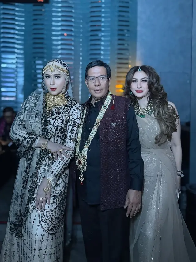 Deretan Artis Lawas yang Tampil Glamor dengan Lehenga di Diwali Night, dari Marini Zumarnis hingga Diana Pungky