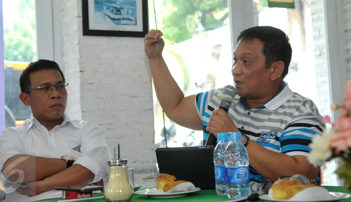 Suasana dialog Pansus Freeport dan Skandal Penguasaan SDA oleh Asing di kawasan Tebet, Jakarta, Minggu (20/12/2015). Keberadaan Pansus Freeport dibutuhkan untuk membongkar kebobrokan kontrak karya Freeport. (Liputan6.com/Faisal R Syam)